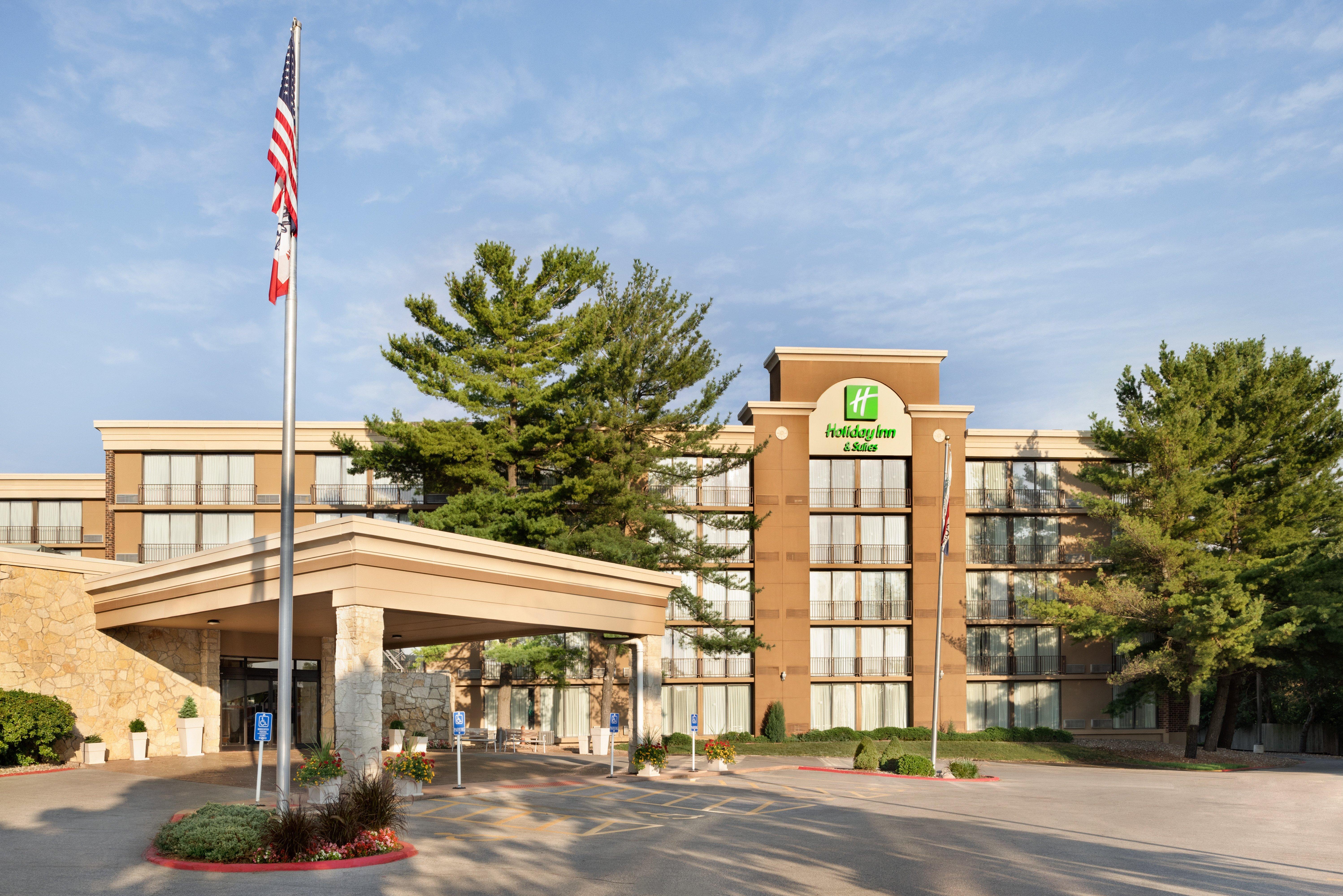 Holiday Inn Hotel & Suites Des Moines-Northwest, An Ihg Hotel Urbandale Exterior photo